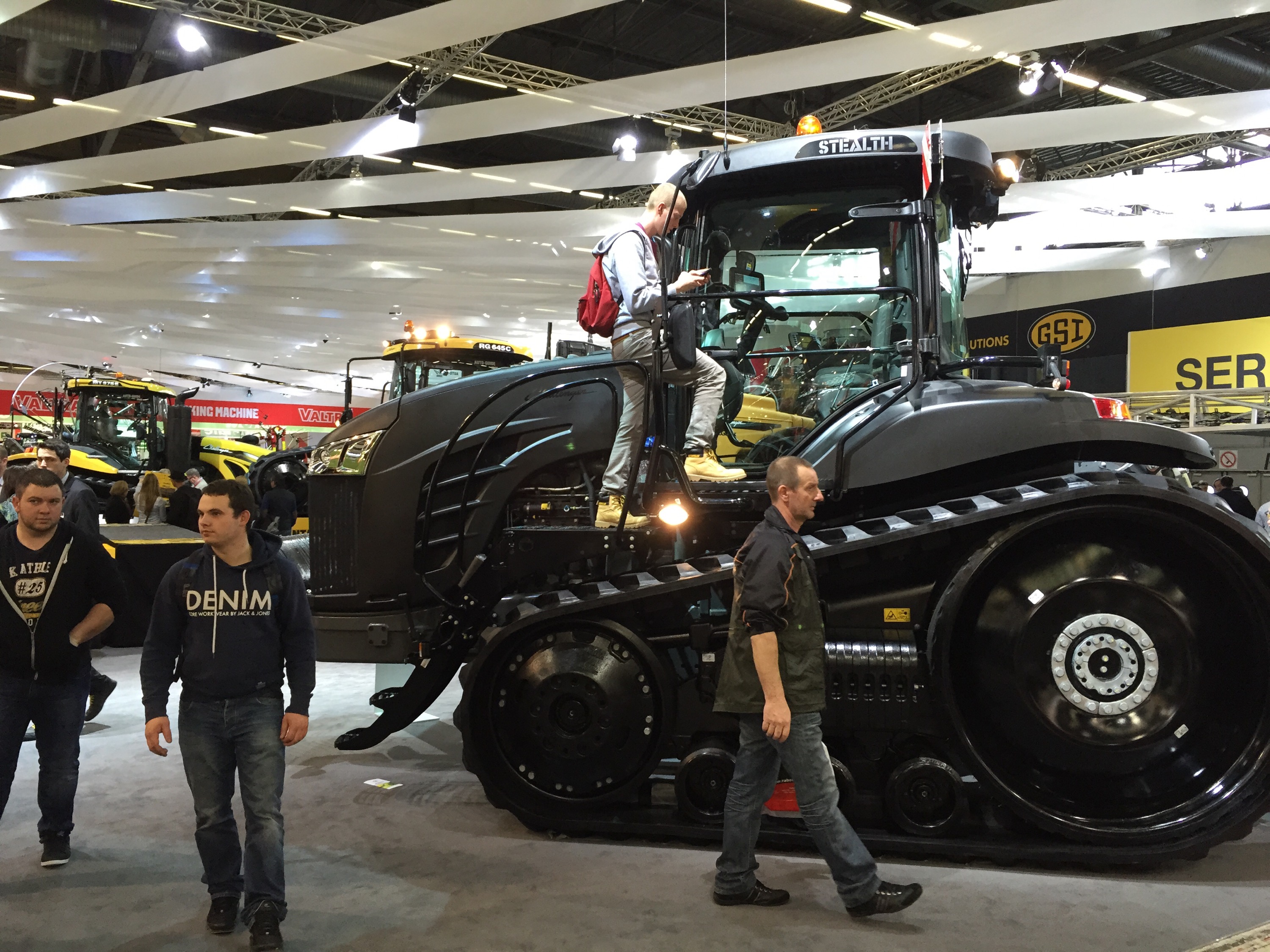 Slealth Challenger at SIMA Show