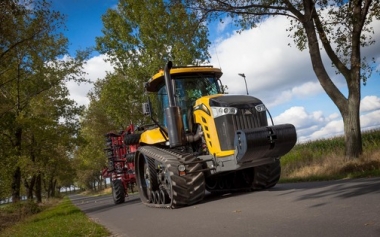 Challenger MT700E series